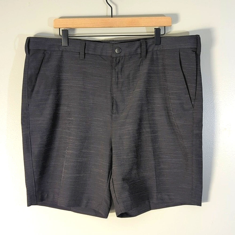 Men's Apt. 9 premier flex shorts, size 40